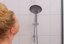 Stagnierendes Wasser in wenig genutzten Leitungen schafft ideale Bedingungen für Legionellen. © Sanquell